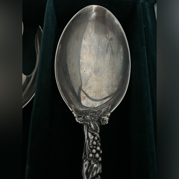 Beautiful Silver Treasures By Godinger Serving Set in Original Box - Picture 6 of 7